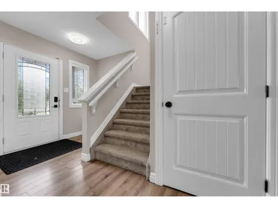 5608 17 AV SW photo 6