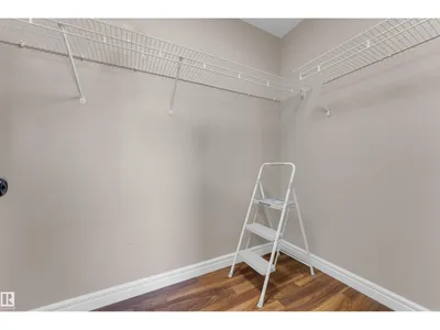 5608 17 AV SW photo 21