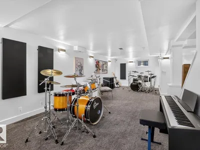 10951 62 AV NW photo 35