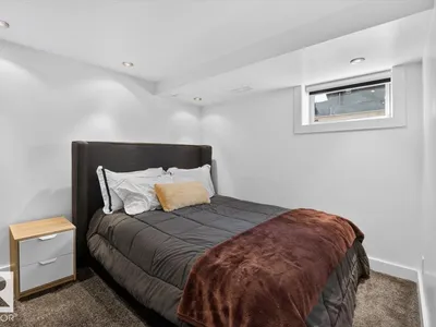 10951 62 AV NW photo 38