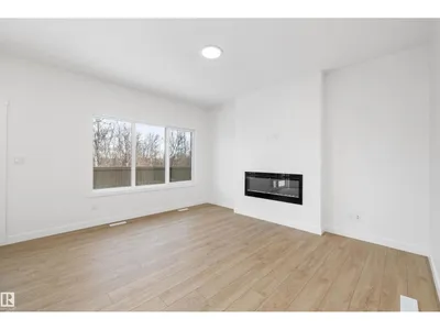 8732 183 AV NW photo 18