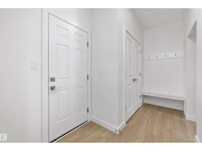 8732 183 AV NW photo 5