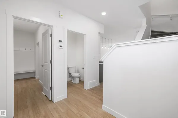 8732 183 AV NW photo 3
