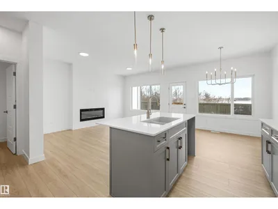 8704 183 AV NW photo 11