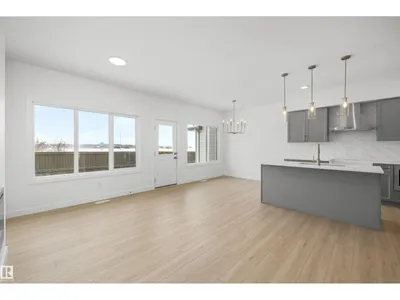 8704 183 AV NW photo 19