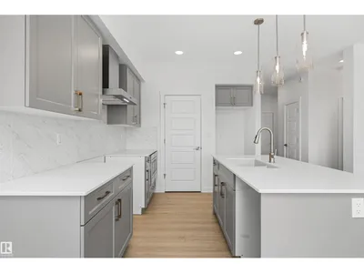 8704 183 AV NW photo 10