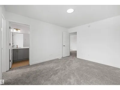 8704 183 AV NW photo 38