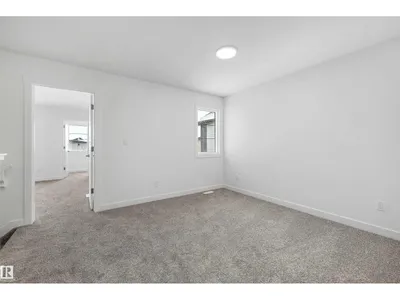 8704 183 AV NW photo 24