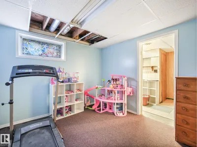 7520 130 AV NW photo 11