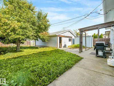 7520 130 AV NW photo 25