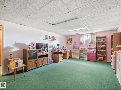 7520 130 AV NW photo 5