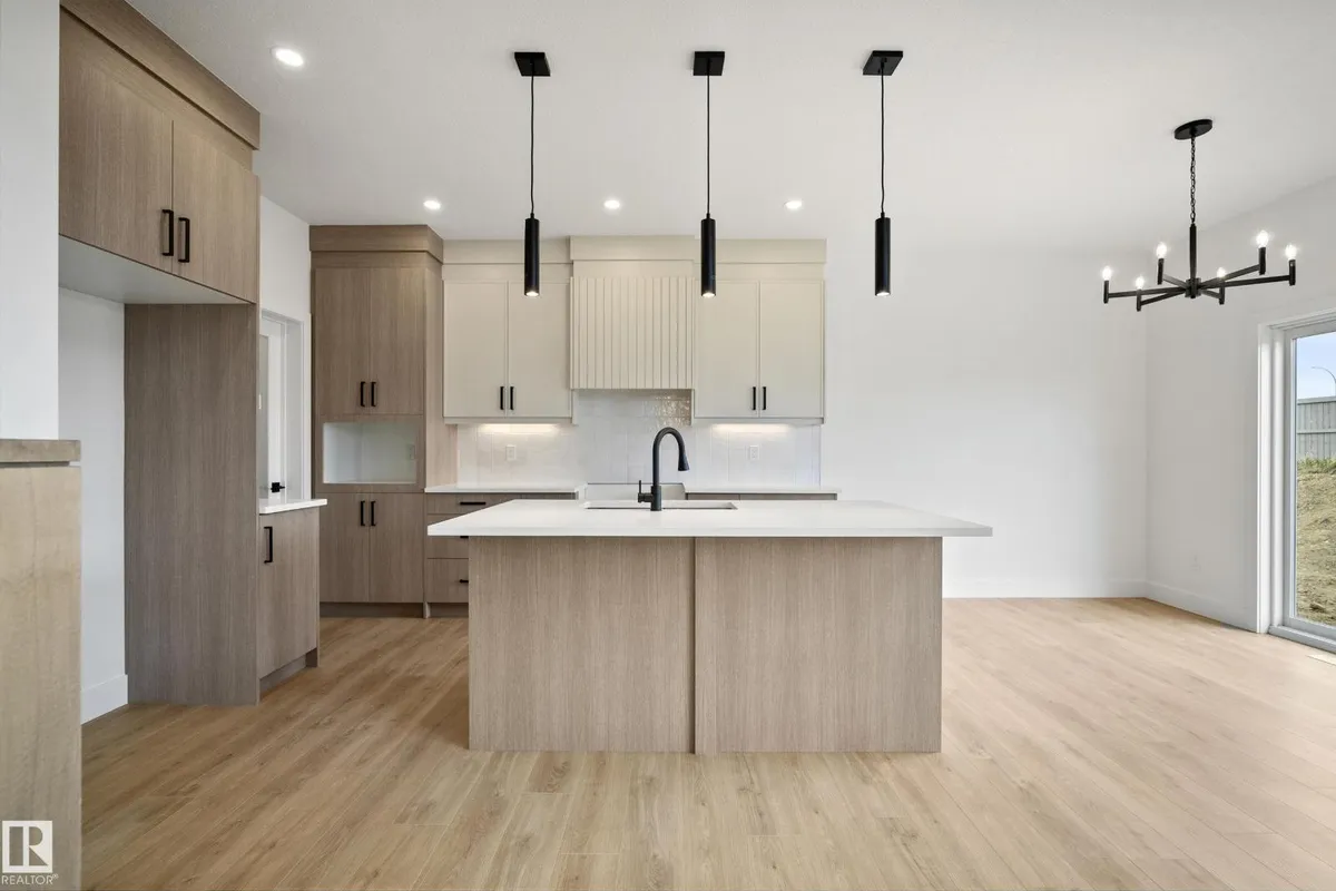 121 Caledon CR exterior
