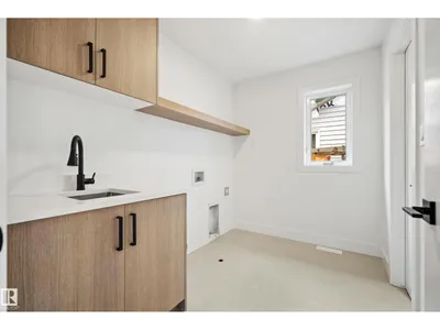 121 Caledon CR photo 25