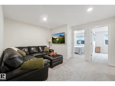 2497 Kelly CI SW photo 36