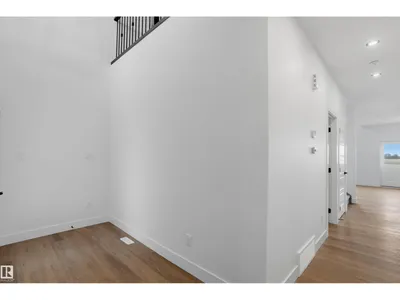 780 Bank DR photo 8