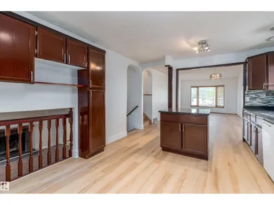 18739 72 AV NW photo 10