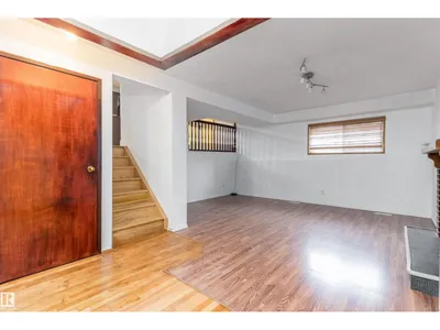 18739 72 AV NW photo 25