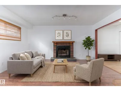 18739 72 AV NW photo 26