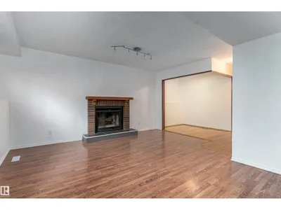 18739 72 AV NW photo 27