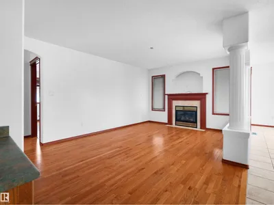 2832 36B AV NW photo 23