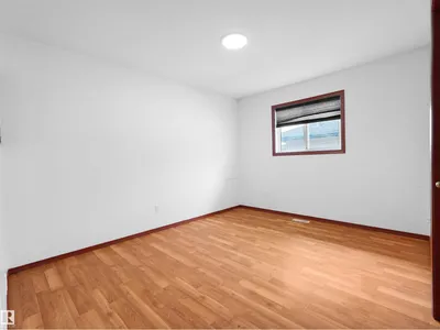 2832 36B AV NW photo 38