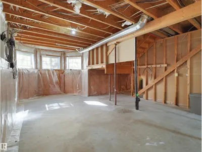 2832 36B AV NW photo 58