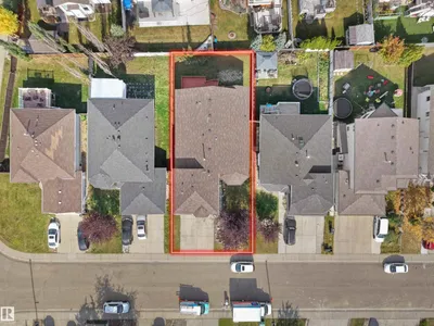 2832 36B AV NW photo 66