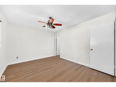 3924 26A AV NW photo 18