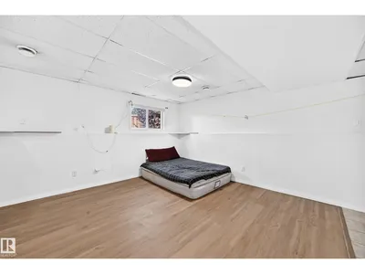 3924 26A AV NW photo 31