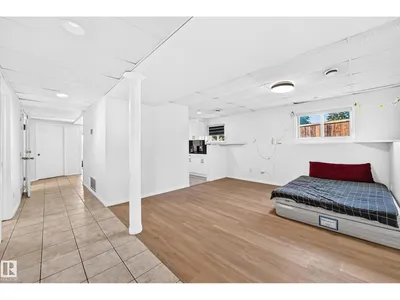 3924 26A AV NW photo 32