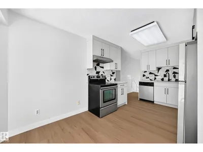 3924 26A AV NW photo 4