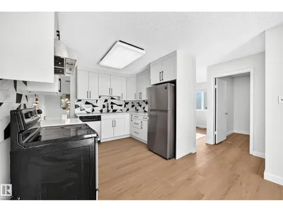 3924 26A AV NW photo 7
