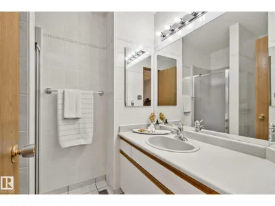 9532 175 AV NW NW photo 17