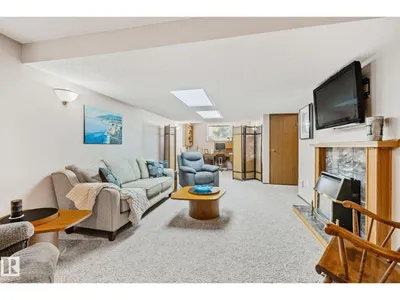 9532 175 AV NW NW photo 20