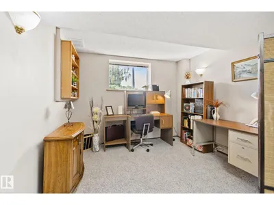 9532 175 AV NW NW photo 21