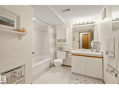 9532 175 AV NW NW photo 23