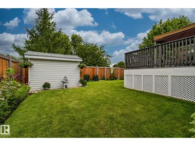 9532 175 AV NW NW photo 27