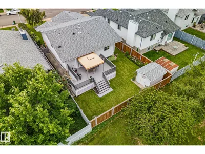 9532 175 AV NW NW photo 30