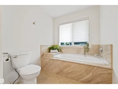 8212 148 ST NW NW photo 31