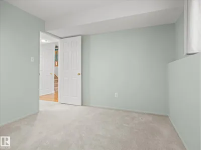12840 147 AV NW photo 29