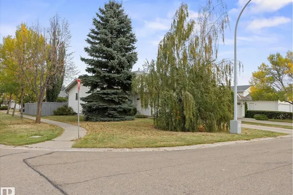 12840 147 AV NW photo 3