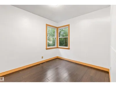 11230 75 AV NW photo 14