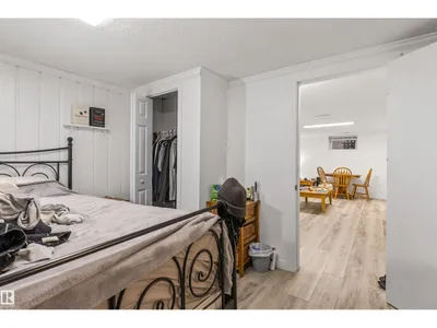 11230 75 AV NW photo 32