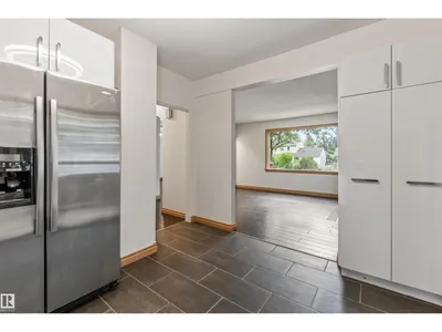 11230 75 AV NW photo 12