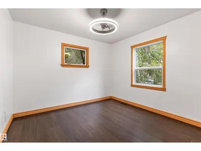 11230 75 AV NW photo 8