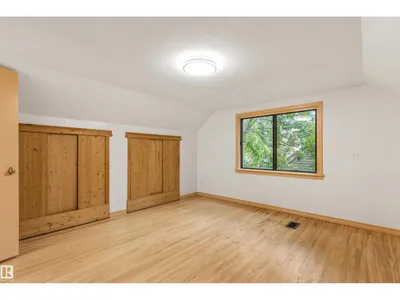 11230 75 AV NW photo 23