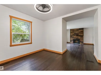11230 75 AV NW photo 9
