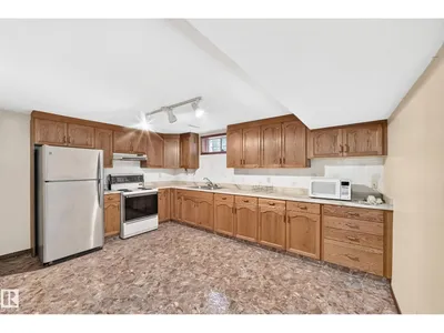 12424 46 ST NW NW photo 29