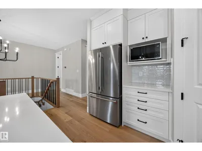 209 HAMPSHIRE PT photo 17