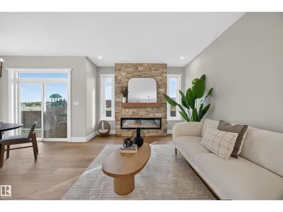 209 HAMPSHIRE PT photo 27